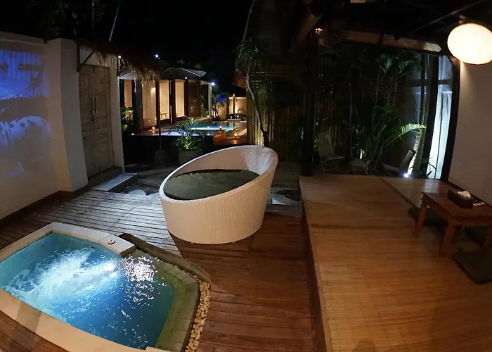 Private Vacation Pool Villa, 4bedrooms, 4bathrooms, Ferienhaus Seminyak