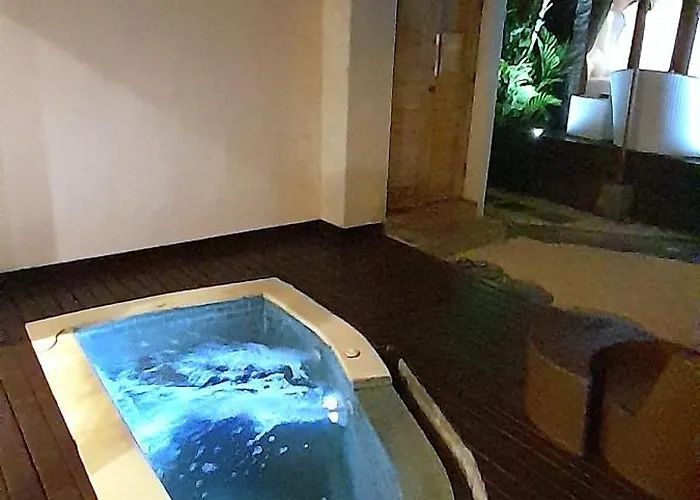 Private Vacation Pool Villa, 4bedrooms, 4bathrooms, Ferienhaus Seminyak